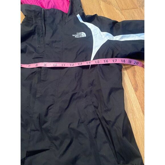 The North Face, girl's black windbreaker zip up hooded jacket size medium - Picture 5 of 7